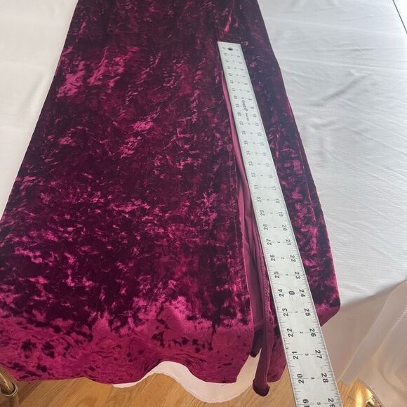 NWT R&M Richards Burgundy Velvet Embellished Dress Plus Size 14 New - Picture 3 of 7